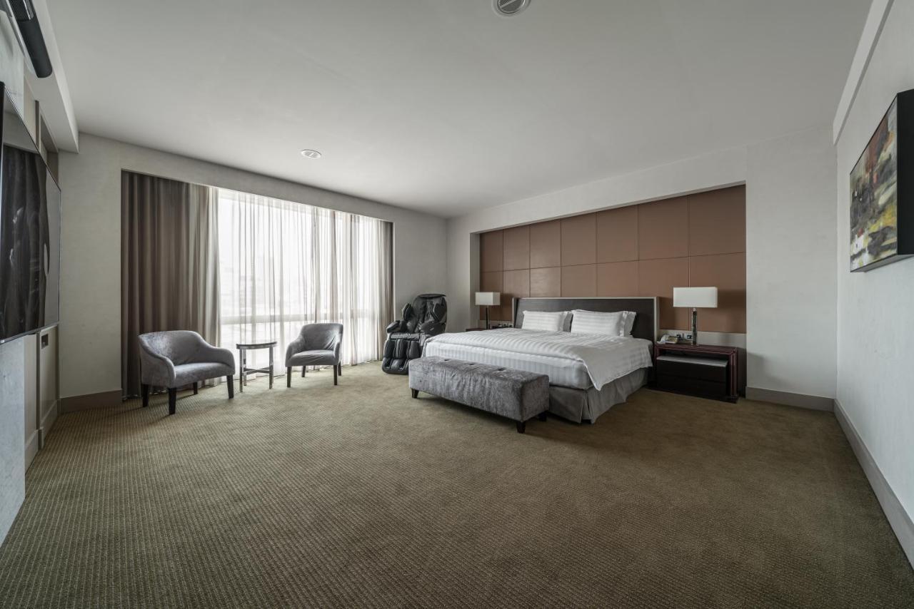 Taipung Suites Тайнань Экстерьер фото