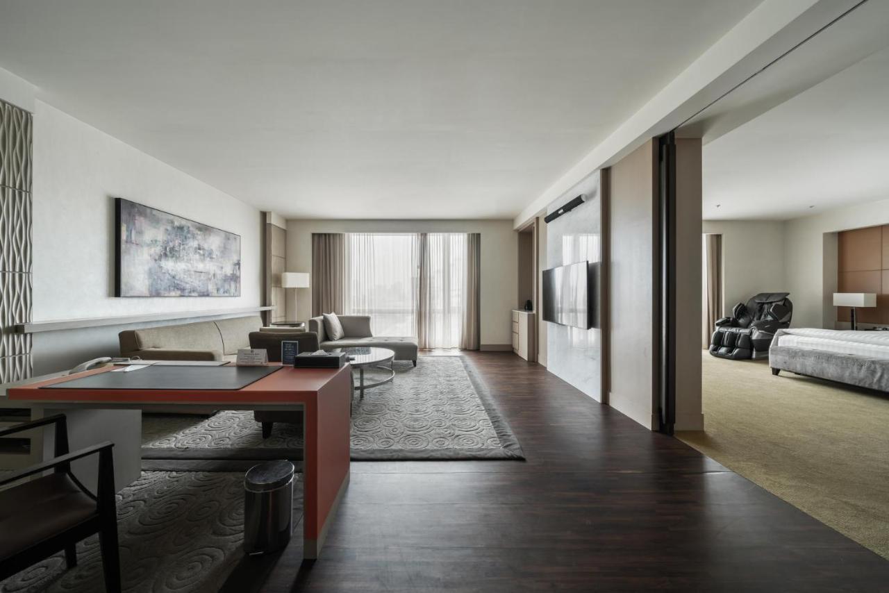 Taipung Suites Тайнань Экстерьер фото