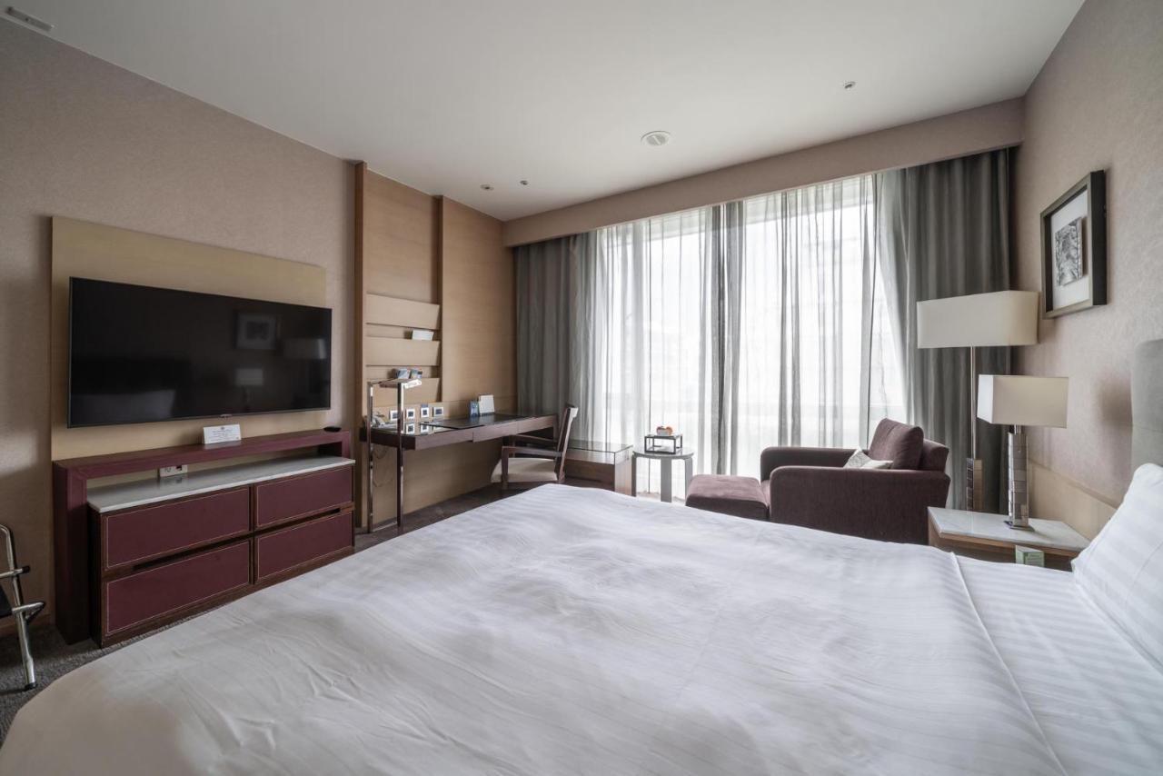 Taipung Suites Тайнань Экстерьер фото