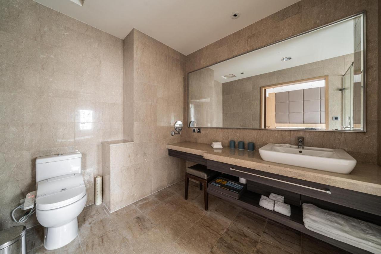 Taipung Suites Тайнань Экстерьер фото