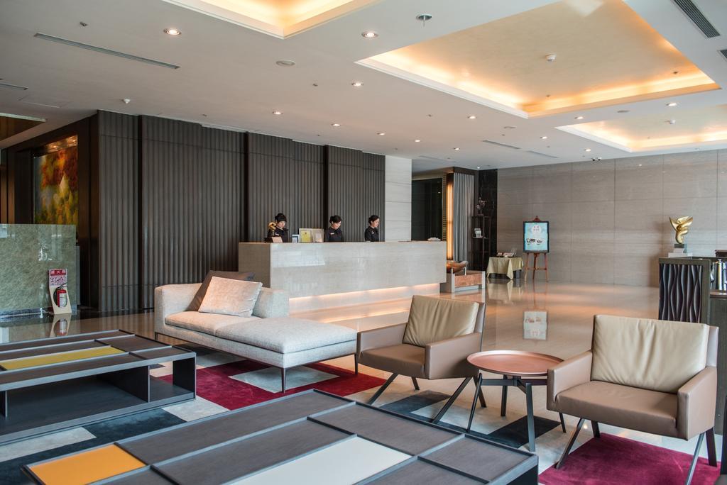 Taipung Suites Тайнань Экстерьер фото