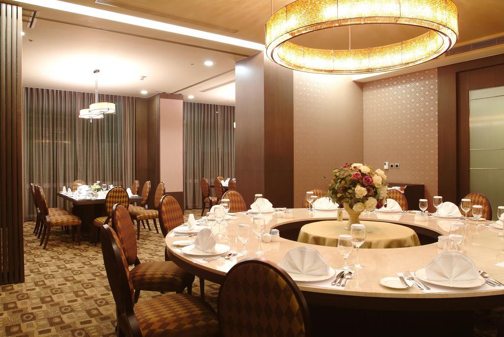 Taipung Suites Тайнань Экстерьер фото